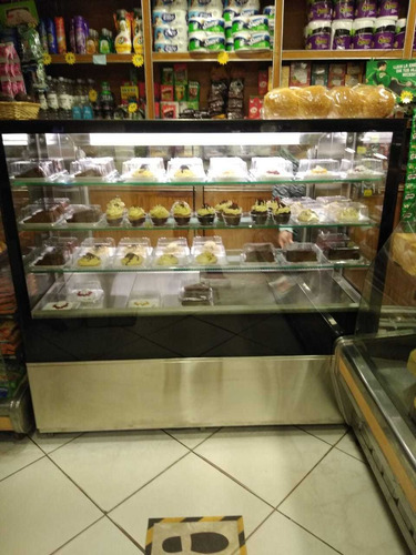 Exhibidora De Tortas Modelo Cuadrada Especial