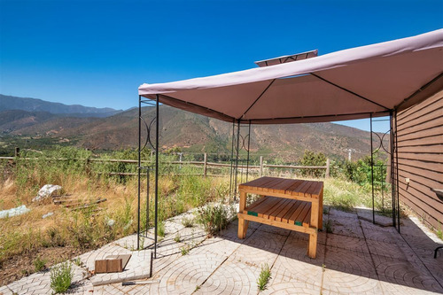 Casa En Venta De 3 Dorm. En Condominio Altos De Olmué
