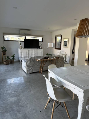 Casa En Venta En 473 Esquina 135, City Bell, De Tres Dormitorios
