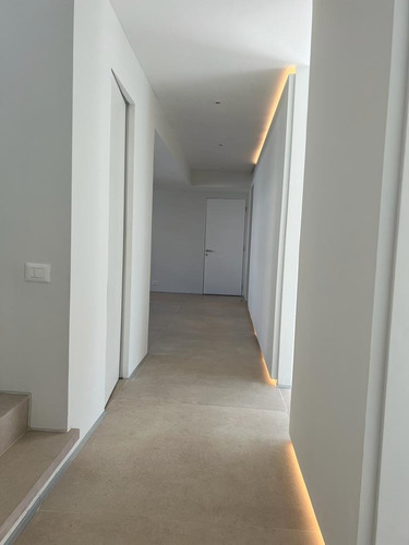 Oficina 5p 4b 225 M2 Duplex A Pasos De Kennedy