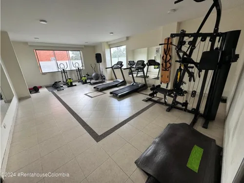 Apartamento En Modelia Occidental Rah Co: 25-143