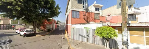 501.vr.6. Casa En Excelente Ubicaccion A Unas Calles De Plaza Las Antenas, Cuenta Con 2 Recamaras, 1 Baño, Cajon De Estacionamiento.