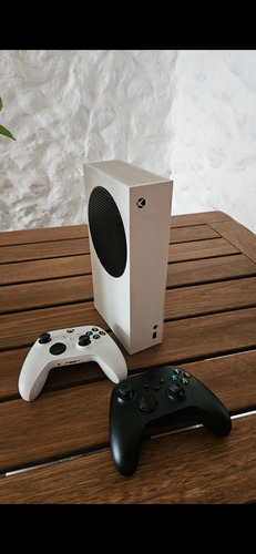 Microsoft Xbox Series S 512gb Cor Branco 2 Controles Branco