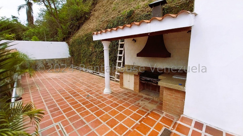 Colinas De Los Ruices !! Espectacular Quinta Tipo Club, 560 M2 Terreno, 514 M2 Const., 5 Hab, 6 Baños, 5 Pe, Piscina, Bar, Sala De Pool, Caminerías, Bellas Áreas Verdes Y Sociales. Verdadera Joya !!