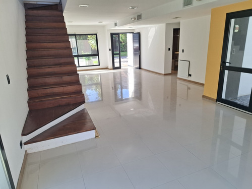 Casa. Venta . San Miguel De Ghiso . Bella Vista .