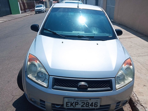 Imagem 1 de 6 de Ford Fiesta 2009 1.0 Flex 5p 68.8 Hp