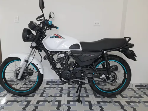 Vendo Moto Modelo 2024 Con 13.000 Kilómetros Unico Dueño