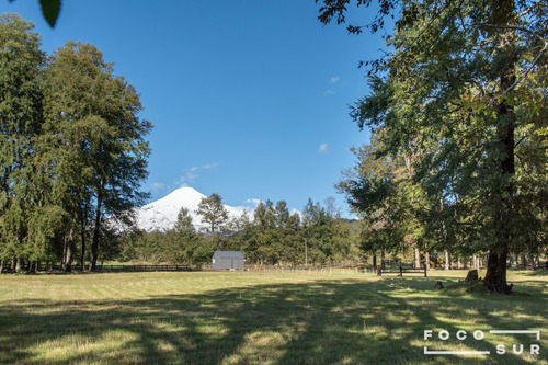 Parcelas La Estrella, Impresionante Vista Al Volcán.