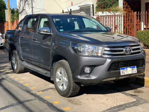 Imagen 2 de 6 de Toyota Hilux 4x4 D/c Srv 2.8 Tdi