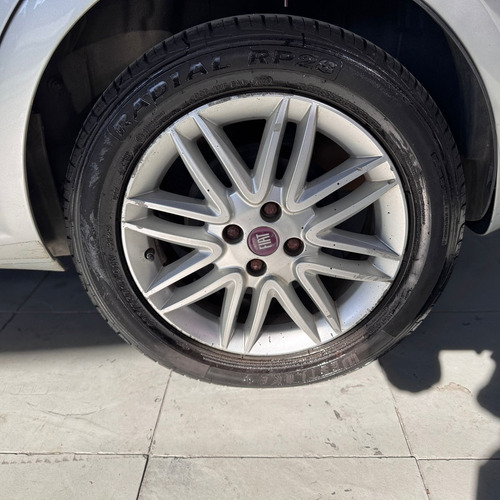 Fiat Punto Punto Essence 1.8 16V Dualogic (Flex)