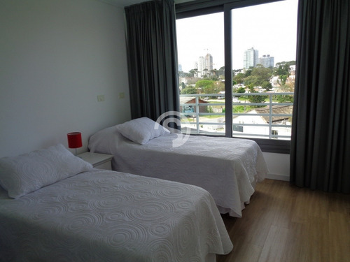 Alexander Boulevard, 2 Dormitorios Alquiler Y Venta- Ref: 3344