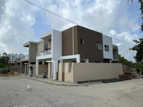 Hermoso Proyecto De Casa En Venta Jacobo Majluta