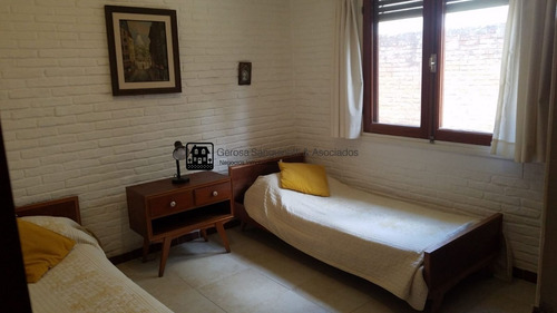 Casa Con Buenas Comodidades En Mansa A 2 Cuadras De La Playa- Ref: 1707