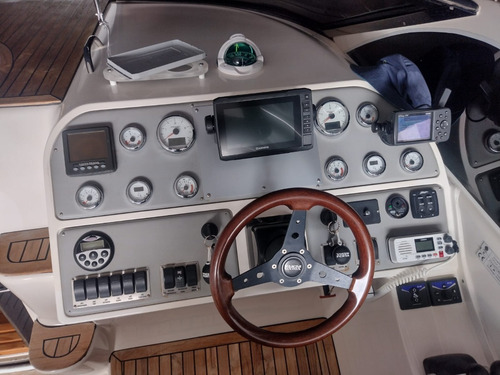 Imagem 3 de 15 de Phantom 360 2008 2 X Volvo 300 Hp 810 Hrs. Diesel