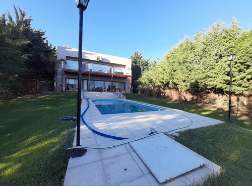 Imagen 5 de 8 de Casa Ejecutiva En Barrio Privado Golf Club Las Grutas