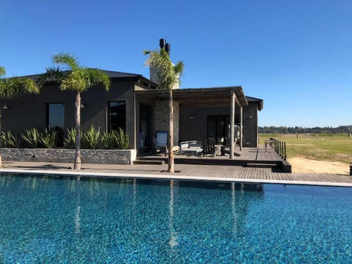 Imagen 5 de 30 de Casa Venta Naudir 4 Dormitorios Galeria Parrilla Pileta Gran Jardin