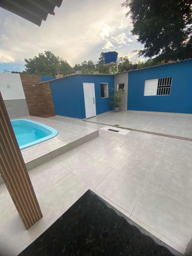 Casa Com Piscina A Venda