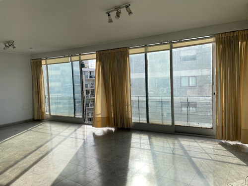 Imagen 3 de 17 de Departamento 3 Ambientes En Recoleta - Lleno De Luz Y Sol Con Cochera - A Reciclar!