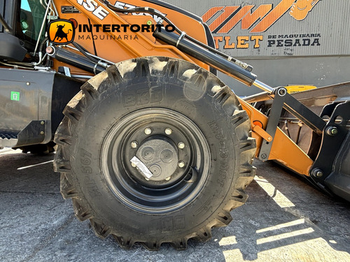 Retroexcavadora Case 570sv 4x4 Año 2023