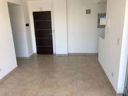 Departamento En Venta 2 Amb Con Cochera-saenz Peña