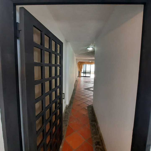 Imagen 2 de 21 de Vendo Casa 320m2 4h/3b/2p Santa Ines 4924