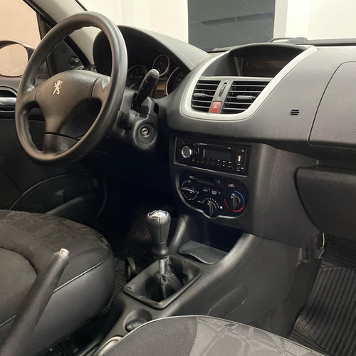 Imagem 6 de 8 de Peugeot 207 Sw Xr Sport 1.4 Flex 8v 5p 2011/2011