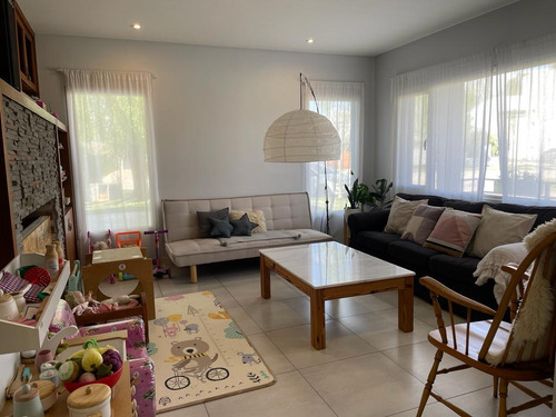 Casa 2 Dorm. Con Pileta Barrio Viejo Polo, General Roca