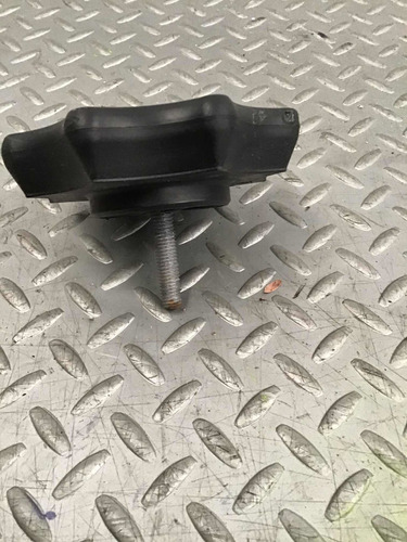 Tuerca Refaccion Vw Polo 1.6 Comforline Aut. Tiptronic 13/20 (Usado)