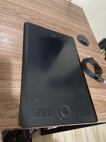 Mesa Digitalizadora Wacom Intuos Pro Pth-660 (sem Caneta) Preto (Usado)