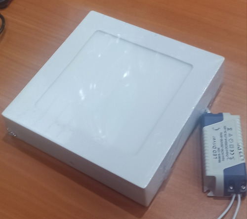 Lámpara Led Superficial 12w Luz Cálida Cuadrada 