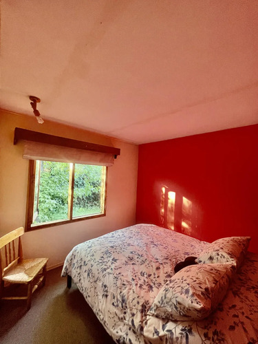 Espléndida Parcela Con Linda Casa Familiar En Venta