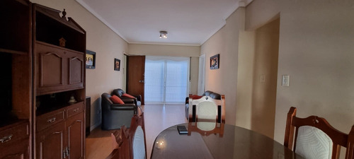 Imagen 4 de 16 de Departamento Cuatro Ambientes A Contra Frente