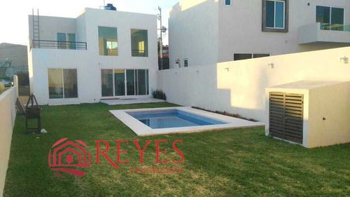 Casa En Venta En Jardines De Tlayacapan
