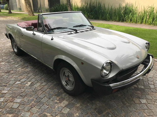 Fiat 124 Spider