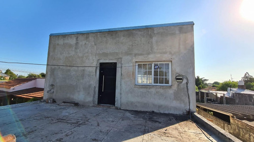 Imagen 9 de 12 de Casa 3 Ambientes Con Dependencia En Venta En Ituzaingó Norte