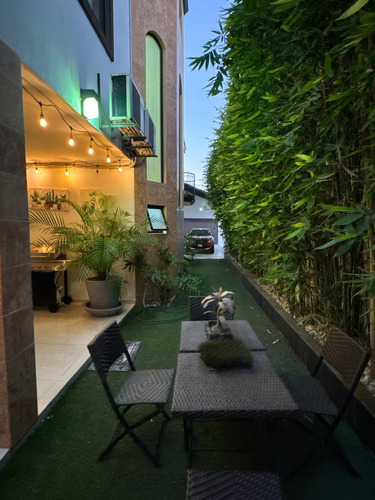 En Venta Espectacular Residencia En Los Bosques