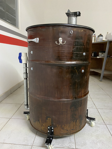 Tambo Asador Ahumador Marrón