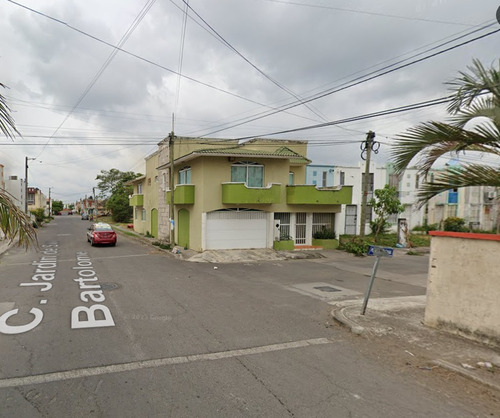 Casa De Recuperación Bancaria En Playa Pacana 108, Arboleda San Ramon, Medellin, Veracruz (vd076)