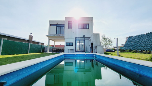 Imagen 2 de 30 de Casa 4 Ambientes Venta Barrio Cerrado Laguna Azul