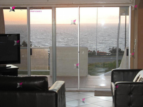 Casa En Punta Ballena, 6 Dormitorios *- Ref: 7887