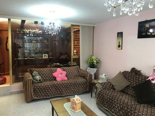 Imagen 8 de 21 de Casa Para Oficina Silenciosa Viveros De La Loma