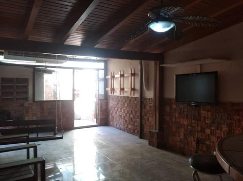 Imagen 4 de 6 de Mariano Urbina Vende Casa En El Parra Valencia Foc-1213