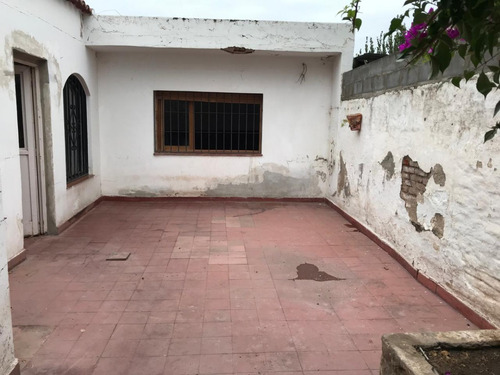 Los Naranjos, Hermosa Zona, Sobre Calle Principal Del Barrio.- Apta Credito Bancor!