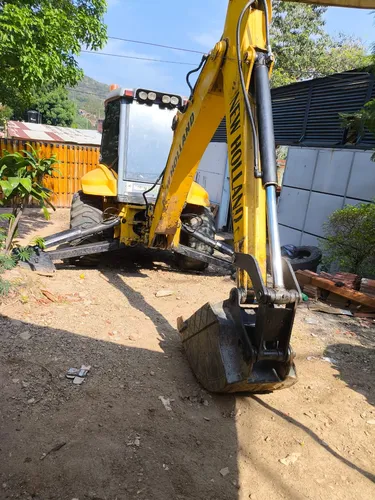 Retroexcavadora New Holland B115b 4x4