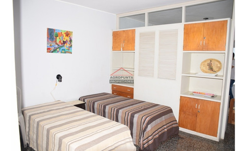 Apartamento En Mansa, 1 Dormitorios *- Ref: 2884