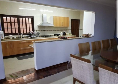 Sobrado Com 4 Dormitórios À Venda, 300 M² Por R$ 980.000,00 - Parque Nova Jandira - Jandira/sp - So0026
