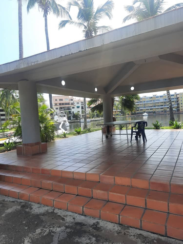 Imagen 7 de 8 de Excelente Apartamento En Venta Con Excelente Ubicacion En La Av Americo Vespucio En Residencia Plaza Marina Maria Jose Chaparro 04148140599