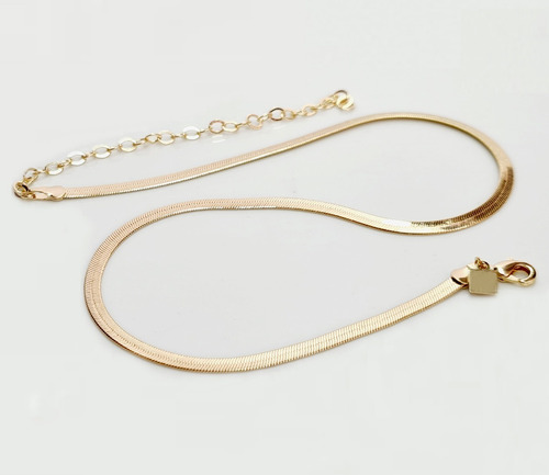 Imagem 7 de 7 de Colar Feminino Choker Dourada Corrente Laminada Semi Jóia