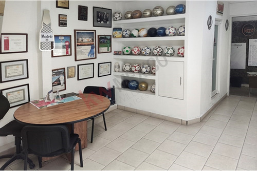 Bodega De 1,150 M² En Venta En Santa Rosa Jauregui A Solo 30 Metros De Paseo De La República