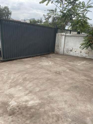 Arriendo Estacionamiento Lado Metro Santa Isabel